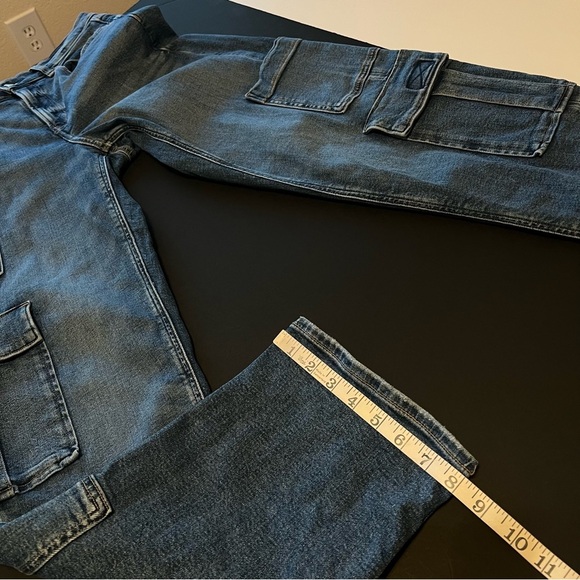 AMERICAN EAGLE Super High Rise Baggy Straight Cargo Jeans size 4, medium wash - Picture 9 of 16